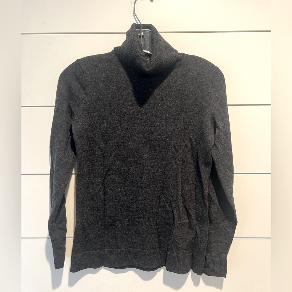 100% merino Wool Pendleton Turtleneck Sweater Women's Dark Gray